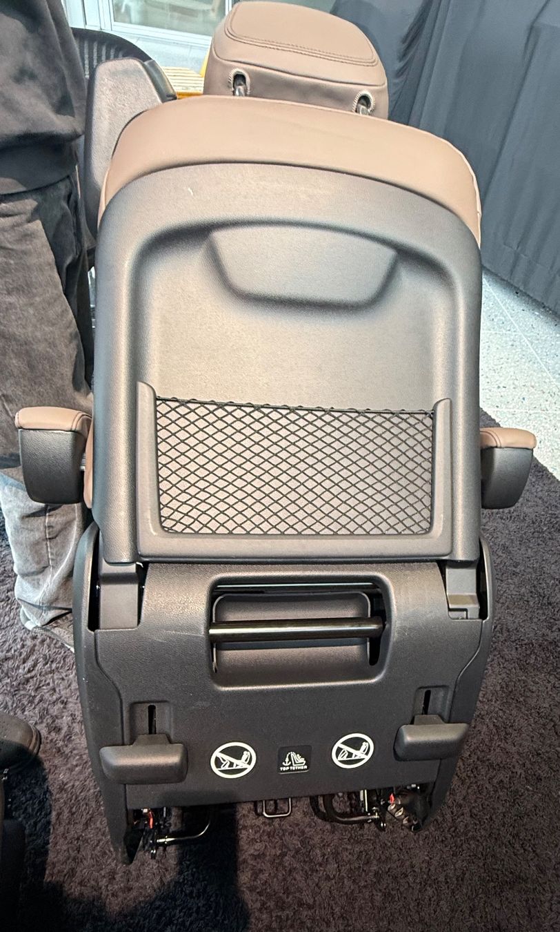 Mercedes-Benz Toutes les pièces auto: V Klasse Sitz ( nur noch einer Verfügbar ) – Neuf (Voir description) à Wettingen par SmartNeuteile 4