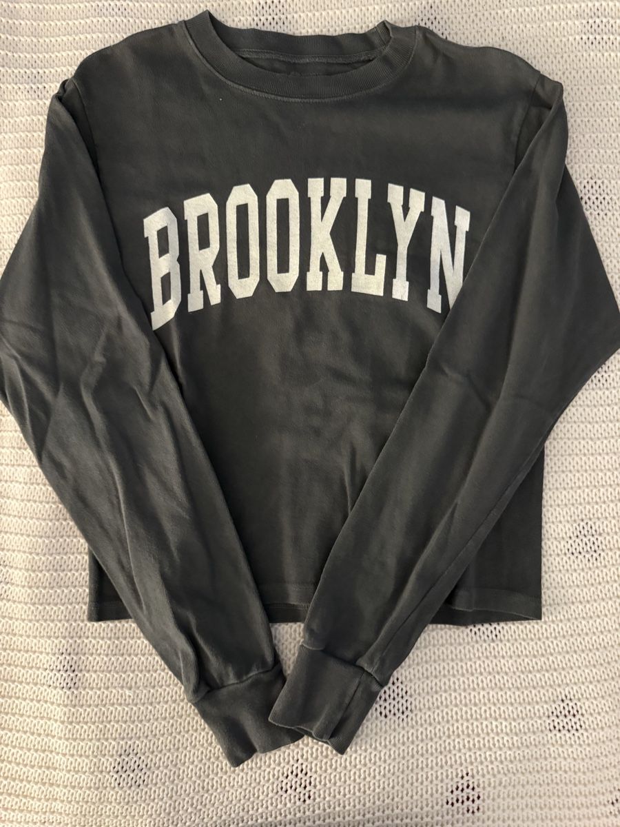 Brandy Melville T-shirts: Brandy Oberteil – D'occasion à Binningen par zoemaya