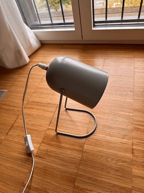 Lampes: Tischlampe - Aluminium Hellgrau – D'occasion à Zürich par gsa_722v 1