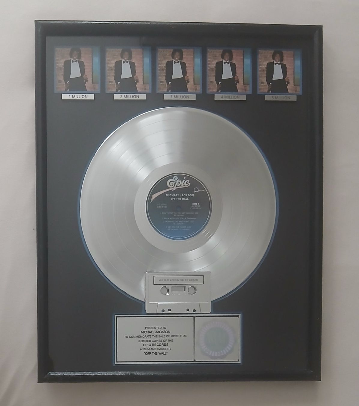 Dischi in vinile: Michael Jackson "Off The Wall" RIAA award 5 platinum – Usato da Dietikon venduto da mih_xsk8