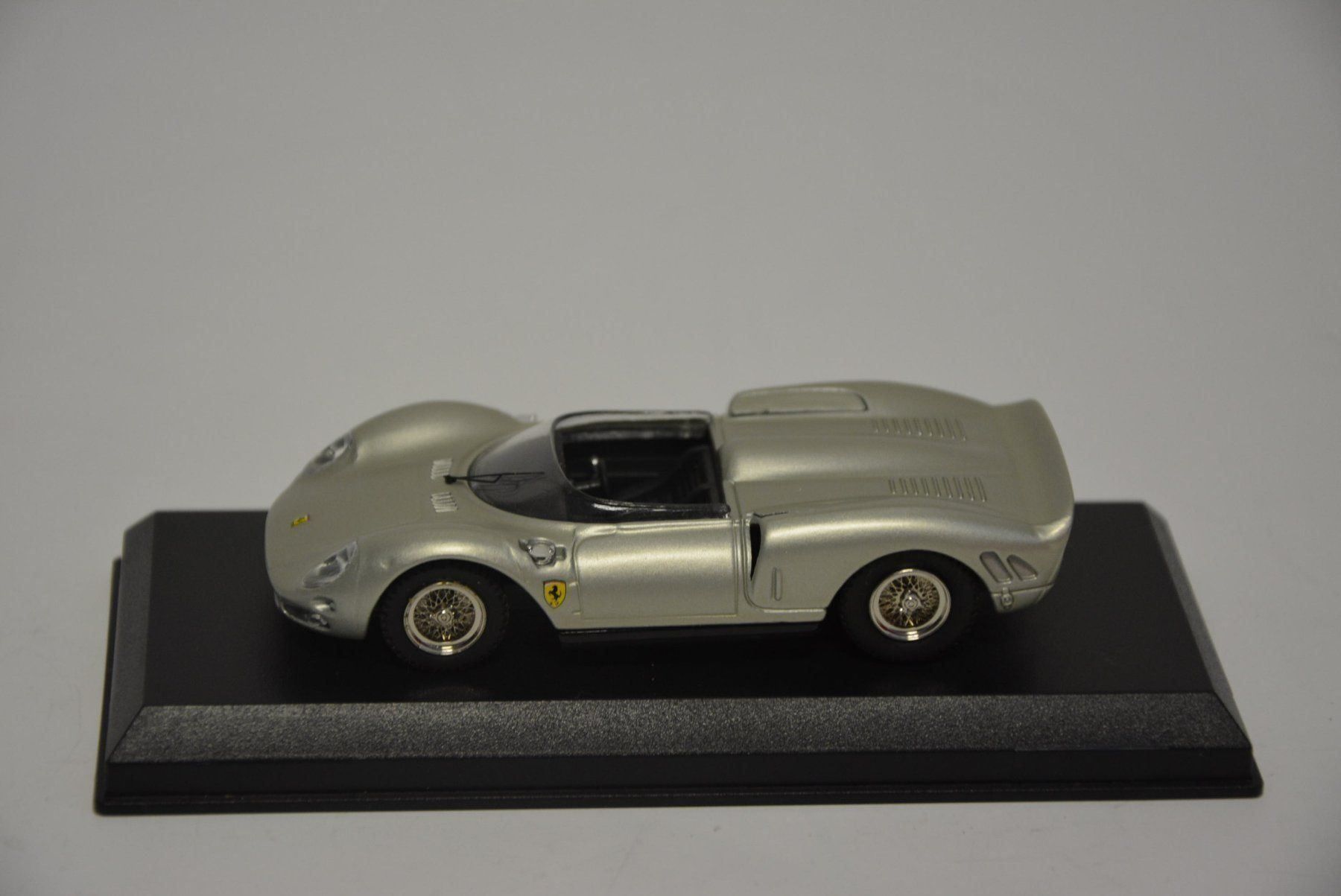 Ferrari Modellini d'auto: Ferrari 330 P2 1964 , Best Model , 143 – Nuovo e nell'imballaggio originale da Goldach venduto da Feivel9 1