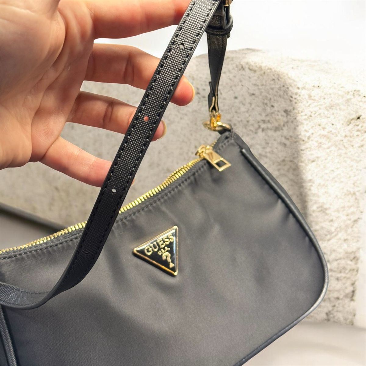 Guess Sacs femmes: Sac à main Guess – Neuf avec emballage d'origine à Châtel-St-Denis par Montclair_Swiss 4