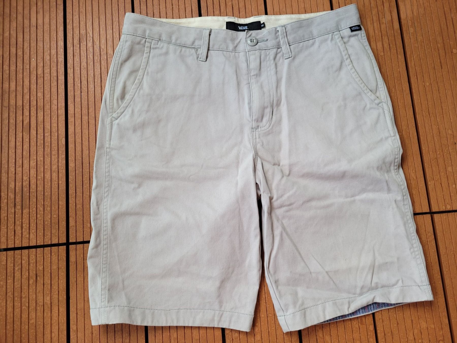 Vans Hosen: Shorts Vans – Gebraucht aus huttwil von care.b