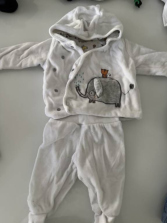 Kleiderpakete & -sets: Set Hose Jacke weiss 62 – Gebraucht aus Muttenz von anna123