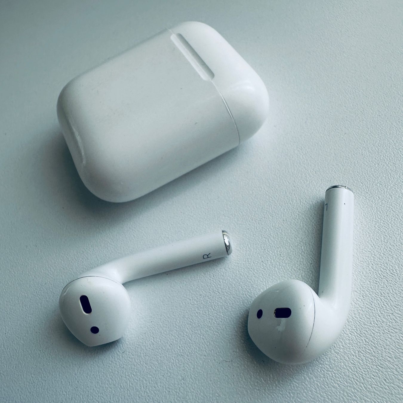 Apple Cuffie: Original Apple AirPods 2 Kopfhörer Wireless Lightning Kabel – Usato da Basel venduto da MY.AIRPODS.SHOP 4