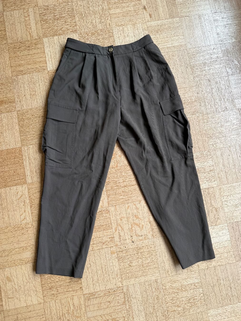 H&M Pantaloni: H&M m. Wolle Hose Gr. 42 neu – Usato da Zürich venduto da bluebirdmon