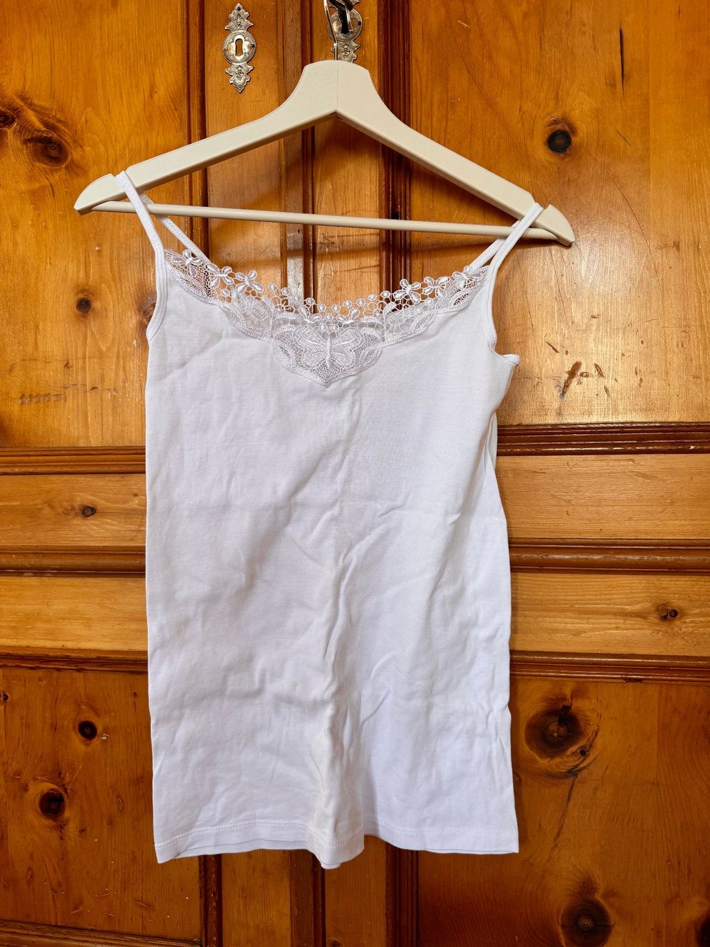 Top: Baumwoll Trägershirts in Grösse M – Usato da Zürich venduto da 411osmanbey 3