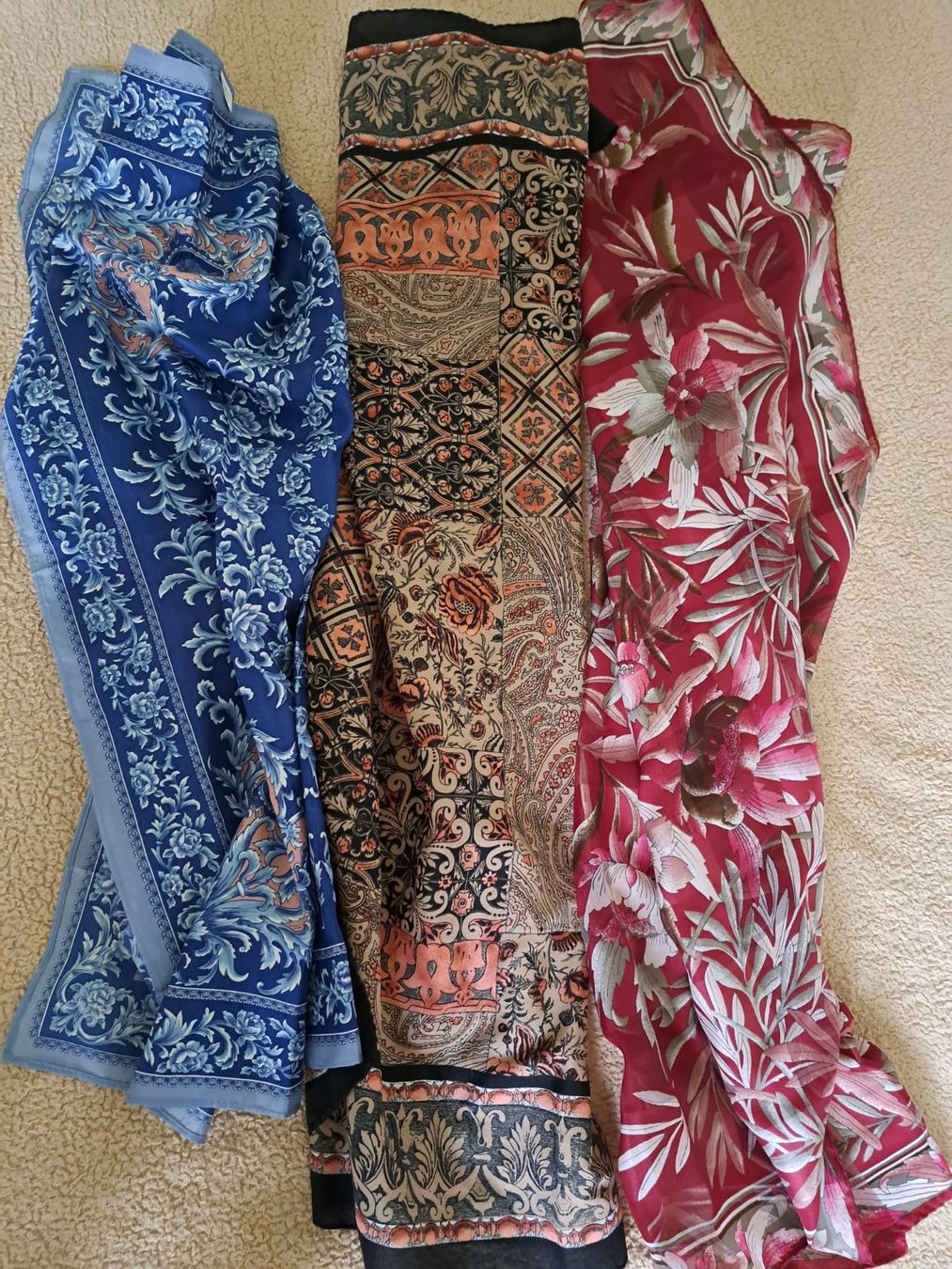 Foulards, Tücher & Schals: 3x FOULARD  SCHAL  HALSTUCH – Gebraucht aus BALSTHAL von ANNUCCIA_1 2