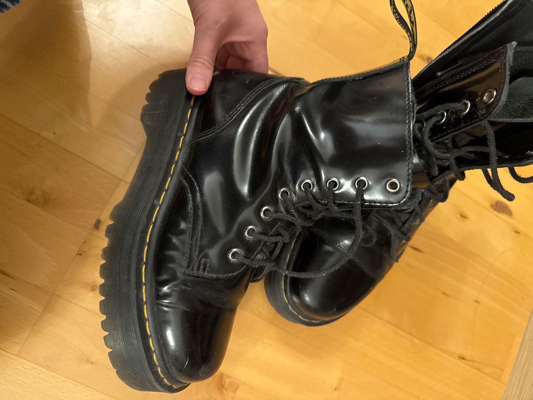 Dr. Martens Damenschuhe: Dr. Martens Platform Lucide Nere – Gebraucht aus Faido von sof_6jgl 5