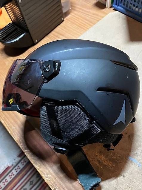 Atomic Sci: Casque de ski Atomic junior – Usato da Cortaillod venduto da Misan 1