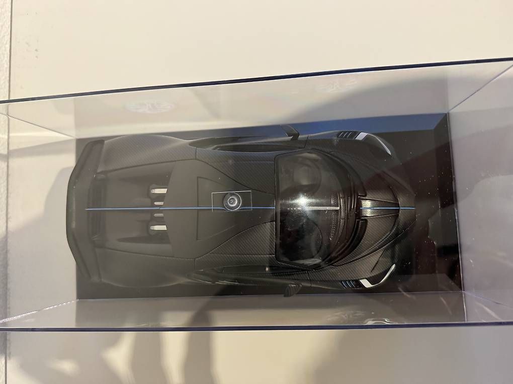 Bburago Modellini d'auto: Bugatti Divo Bburago Carbon Edition 1/18 – Nuovo (secondo la descrizione) da Chur venduto da Didi21 3