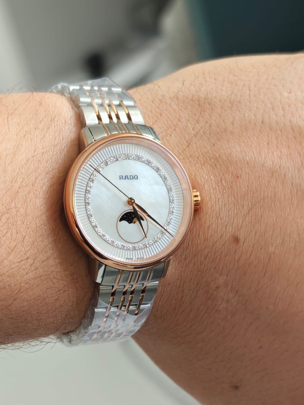 Rado Orologi: Rado Coupole Classic Moonphase Diamonds- New – Nuovo e nell'imballaggio originale da Herzogenbuchsee venduto da Neuwertiges1 1