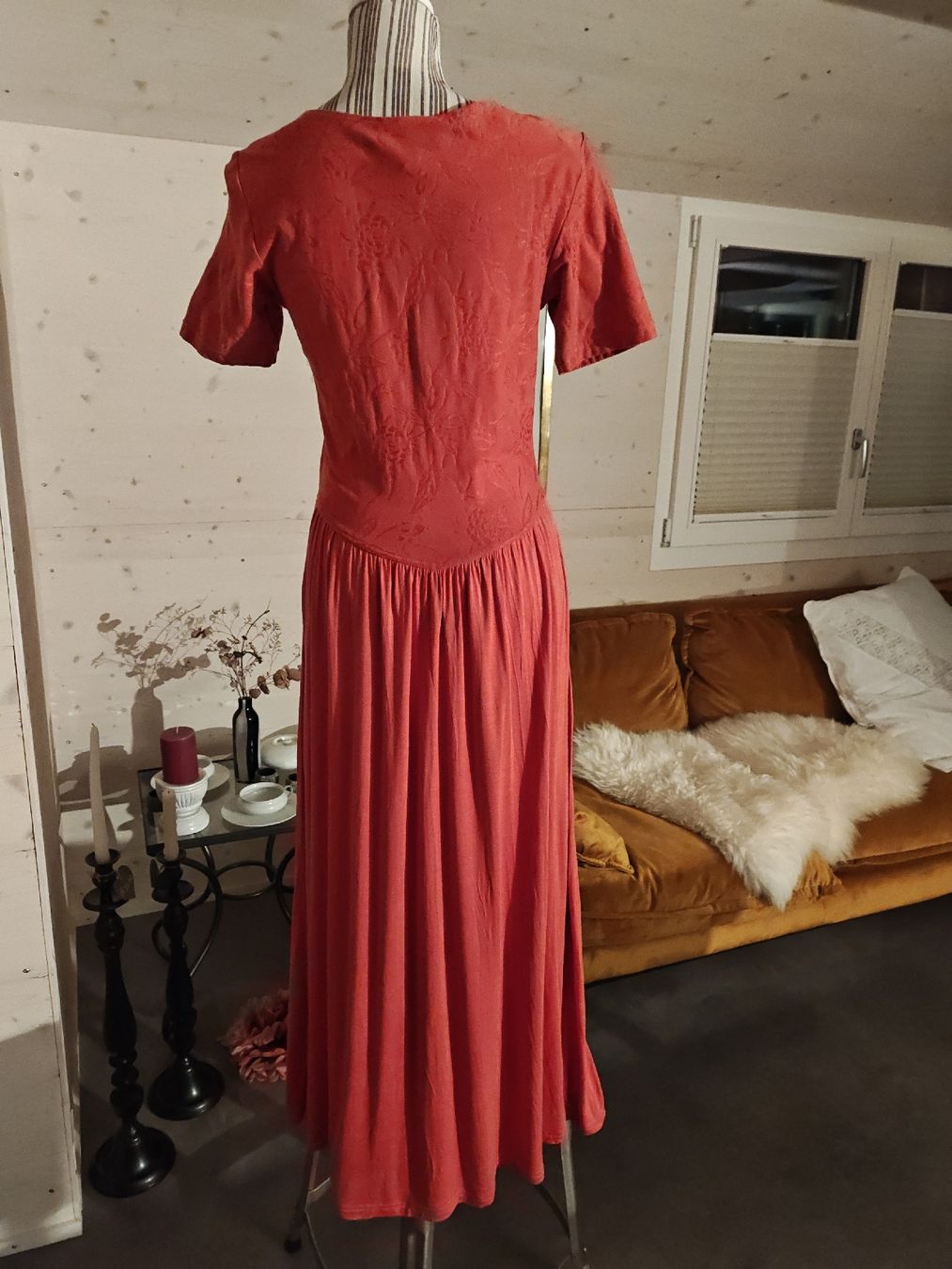 Kleider: Helline Damen Kleid rot  – Gebraucht aus Feldbach von Lizze 3