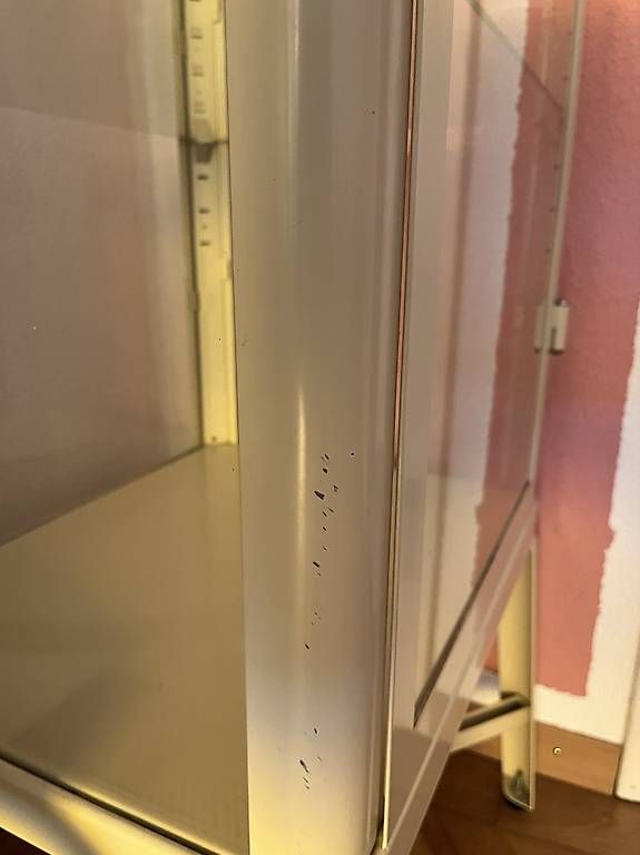 Vitrinen: Fabrikör Vitrine beige – Gebraucht aus BERN von man_za765 1