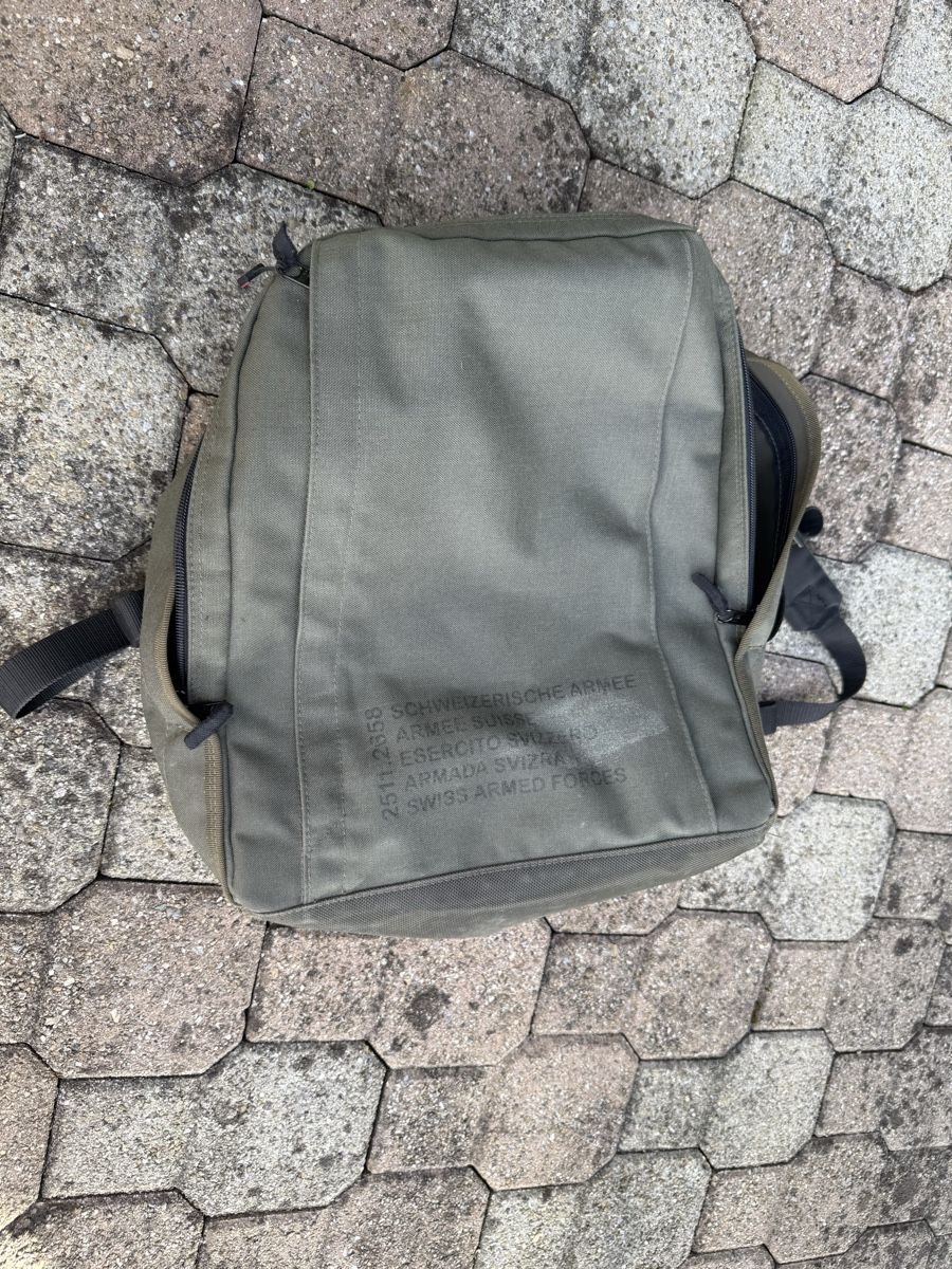 Schweizer Armee Zaini: Schweizer Armee Militär Rucksack – Usato da Aarburg venduto da Schatzaffe 2