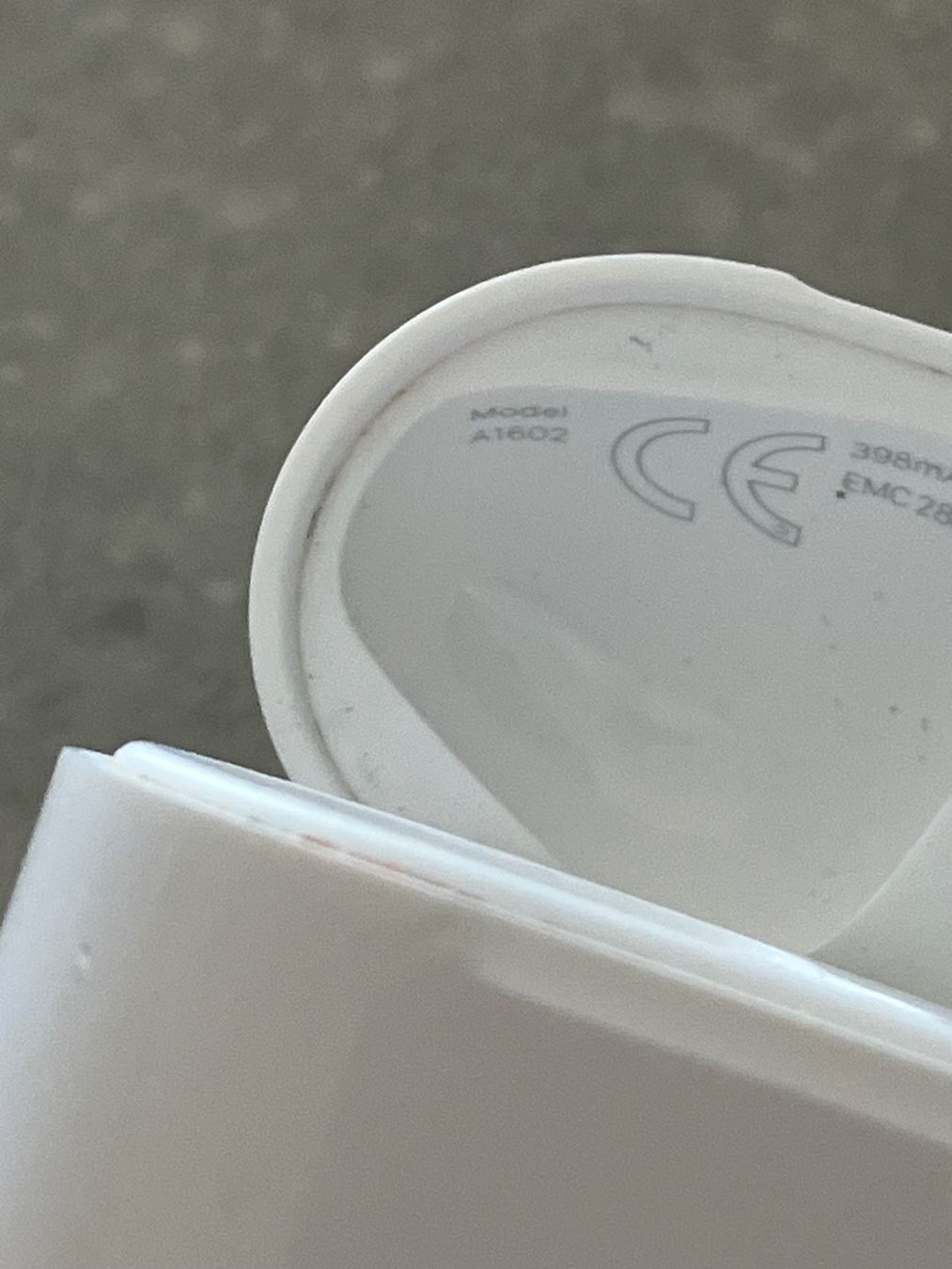 Apple Casques audio: APPLE AIRPODS Case – D'occasion à Lausanne par mr.v 4