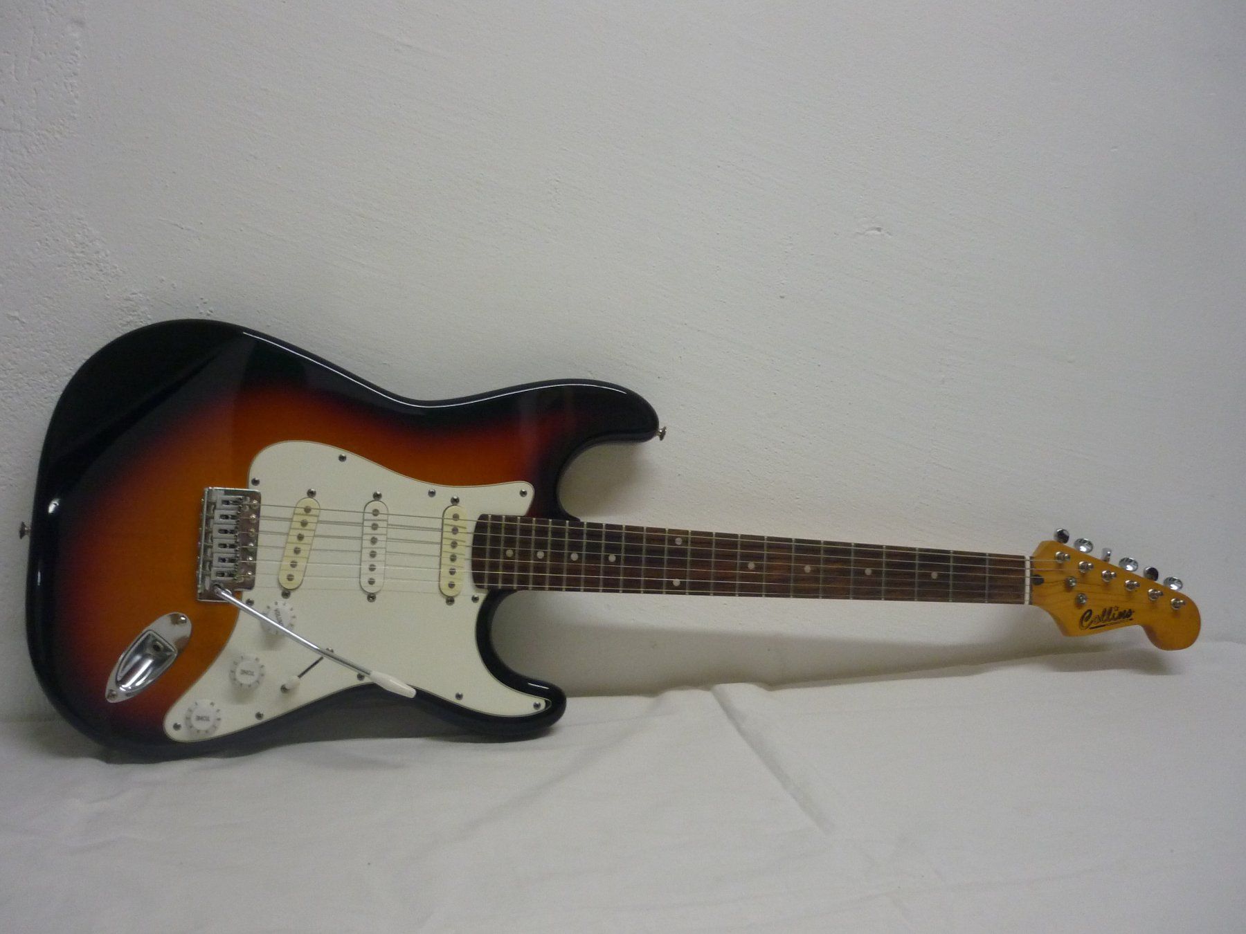 Strumenti musicali: E-Gitarre "Collins Roadmaster ST" – Usato da Maienfeld venduto da John13