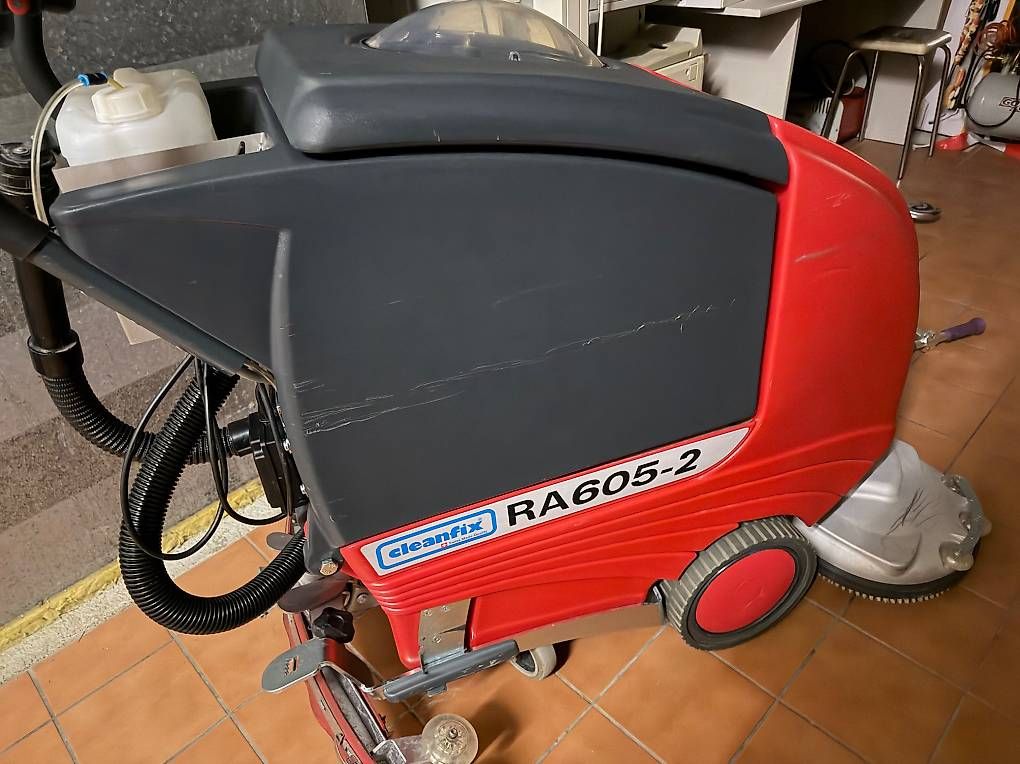 Tutte le macchine: Cleanfix RA605-2 AUTOLAVEUSE – Usato da Remaufens venduto da Inaro21 1