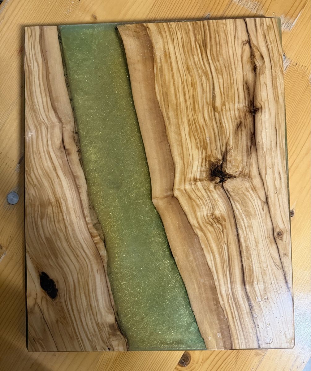Toutes les décorations: Olivenholz Epoxid Harz Brett – Neuf (Voir description) à Ellikon a d Thur par hoc_mds8
