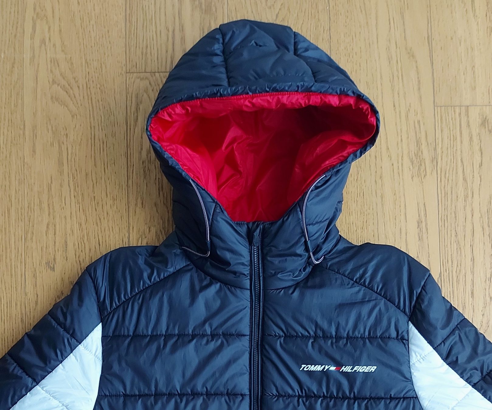 Tommy Hilfiger Giacche: TOMMY HILFIGER Daunenjacke Gr. M – Nuovo (secondo la descrizione) da Wabern venduto da Irakene 8
