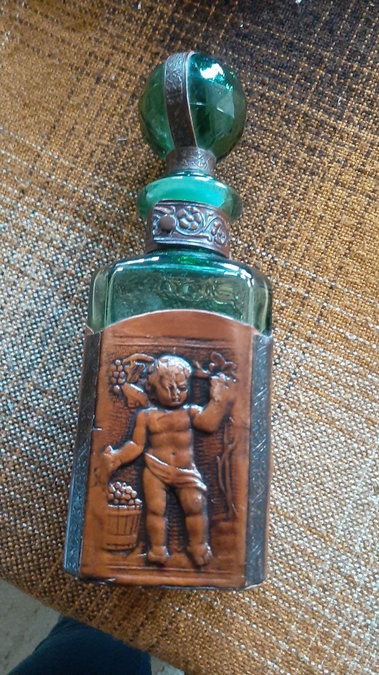 Bottiglie: K..35) Antike Grüne Flasche mit Engel – Usato da Wil SG venduto da AmandaCreations 1