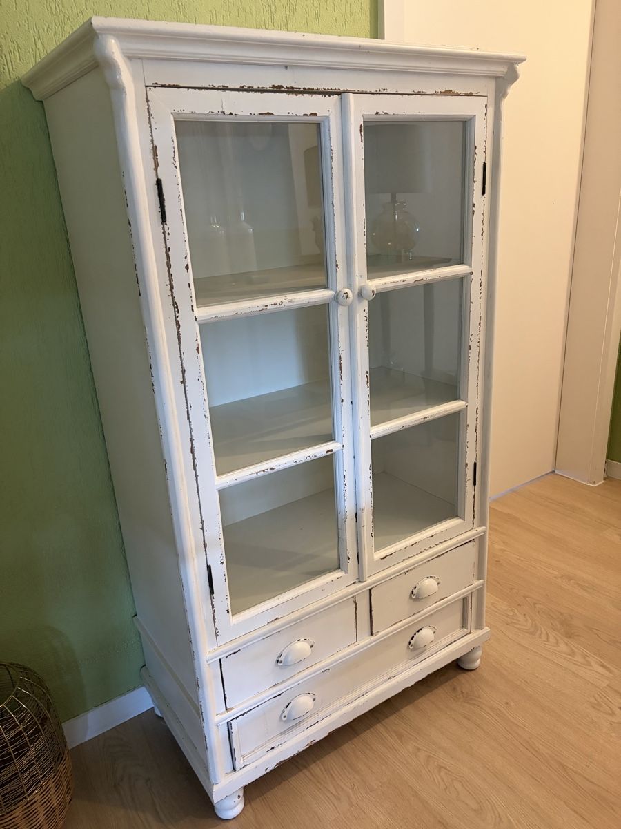 Regale: Shabby Chic Vitrine – Gebraucht aus Steinmaur von eva_rg5p