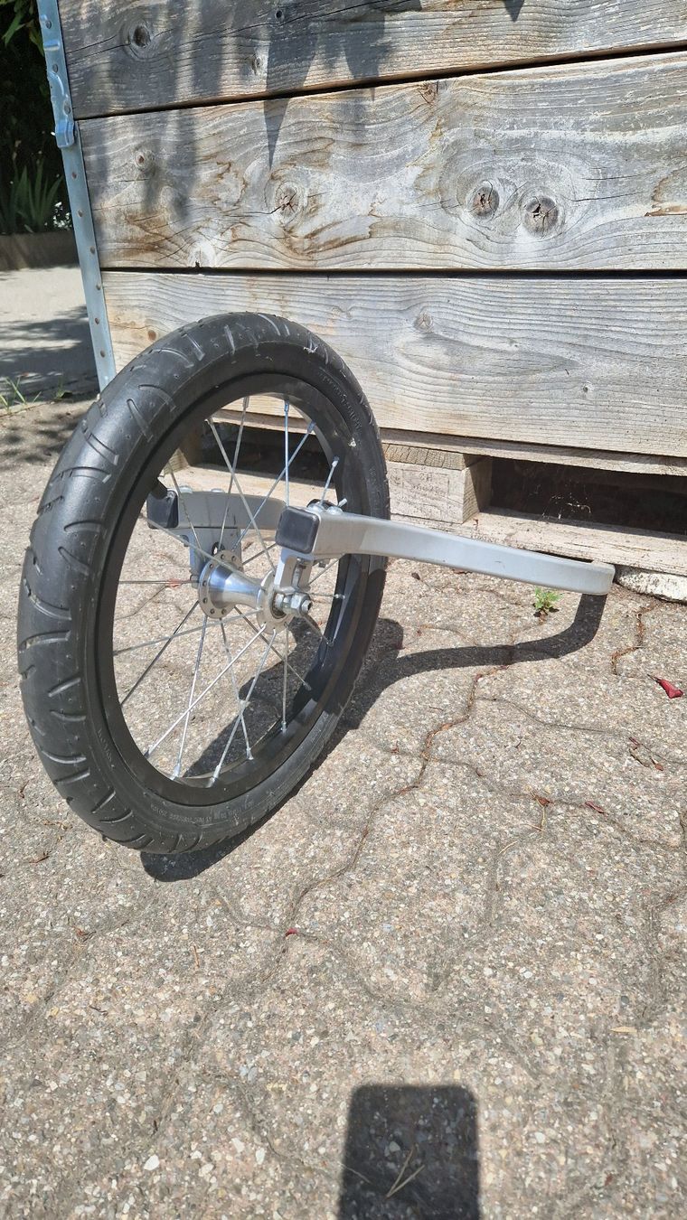 Rimorchi: Burley Jogger Kit Zusatzrad – Usato da Hombrechtikon venduto da renejaehne 1