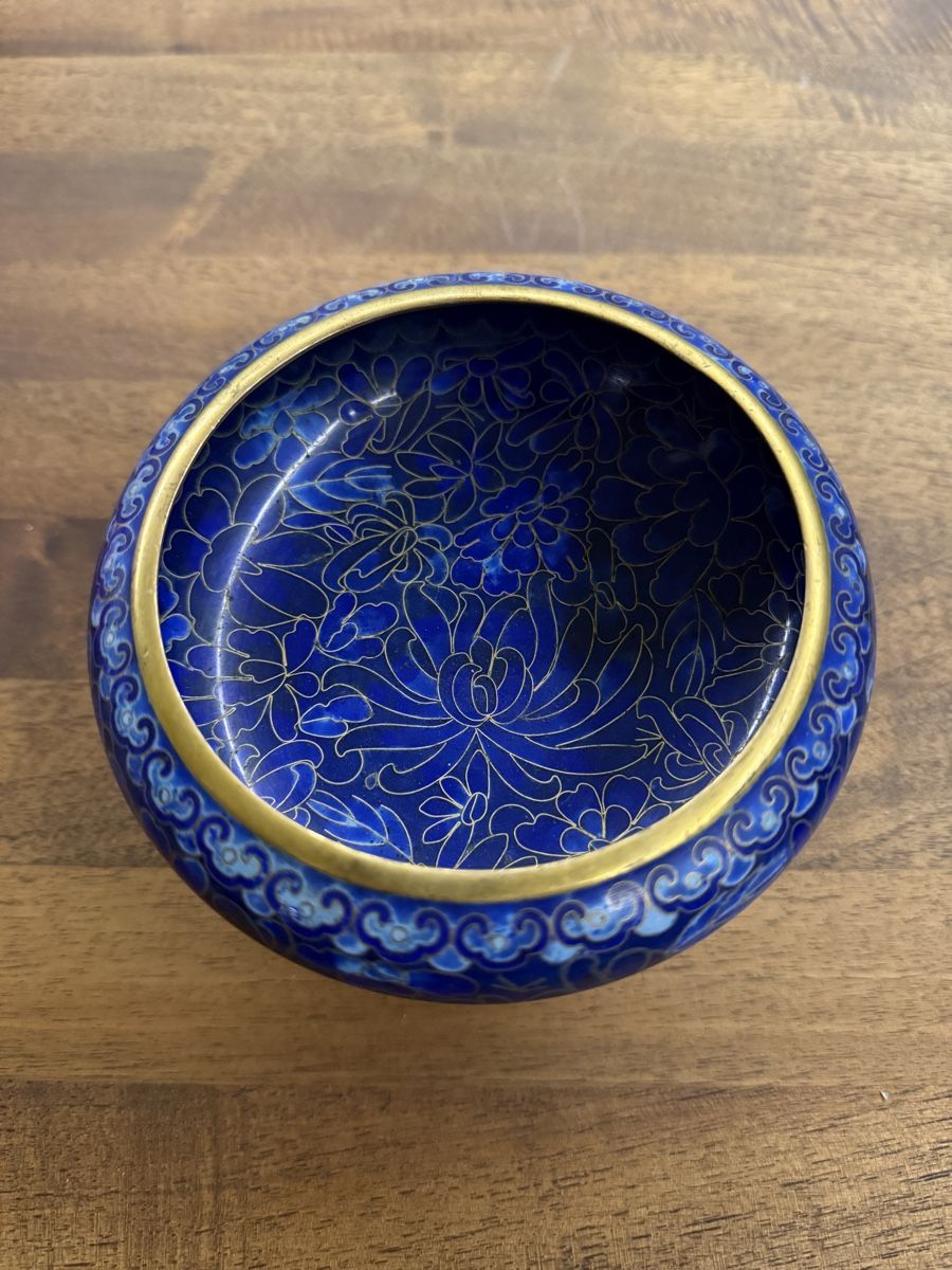 Geschirrsets: Vintage Enamel Bowl & Stand - Floral Pattern – Neu (gemäss Beschreibung) aus Commugny von semamonfrinoli