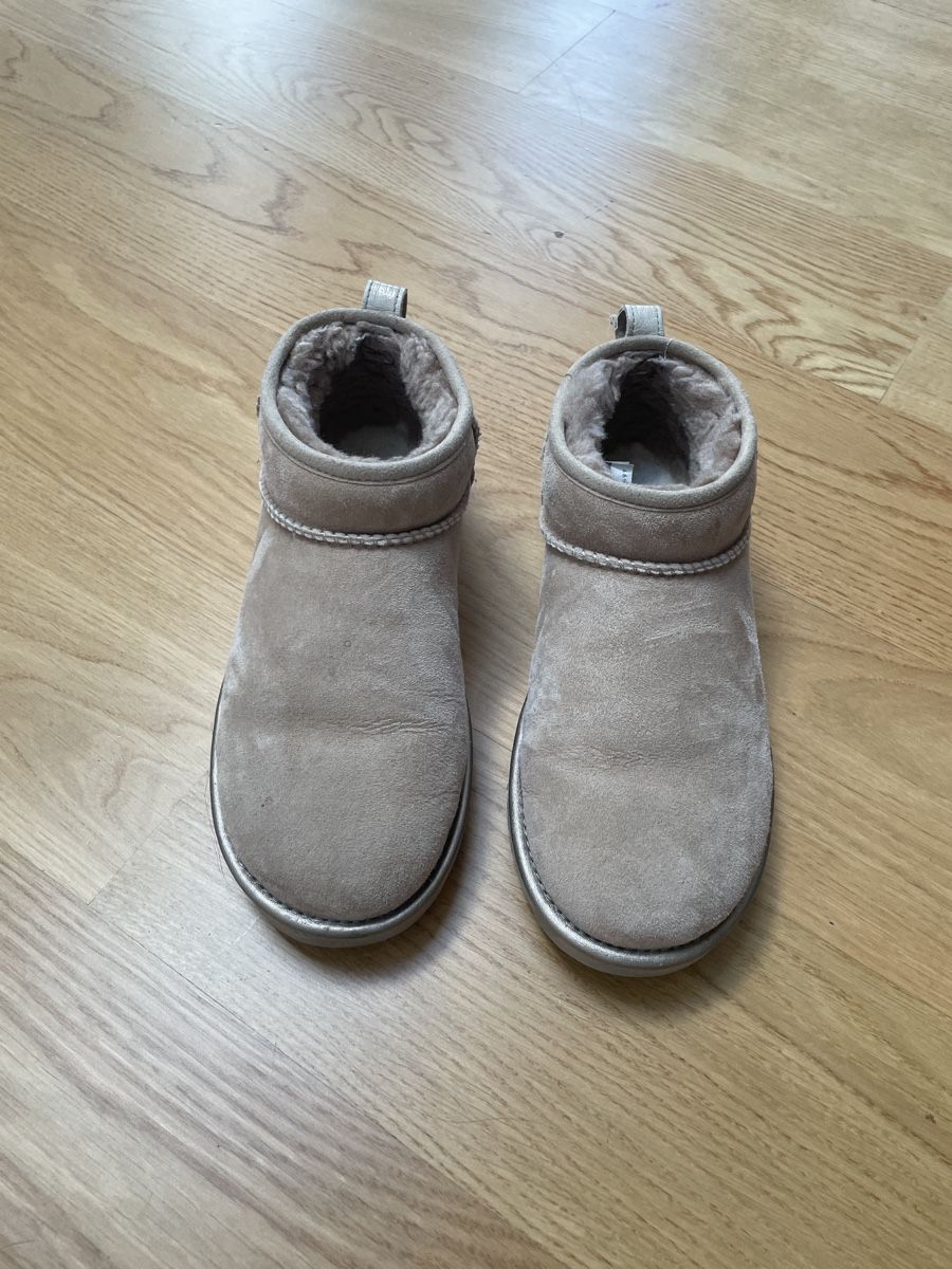 Ugg Scarpe da donna: Ugg low – Usato da Zürich venduto da katrino01