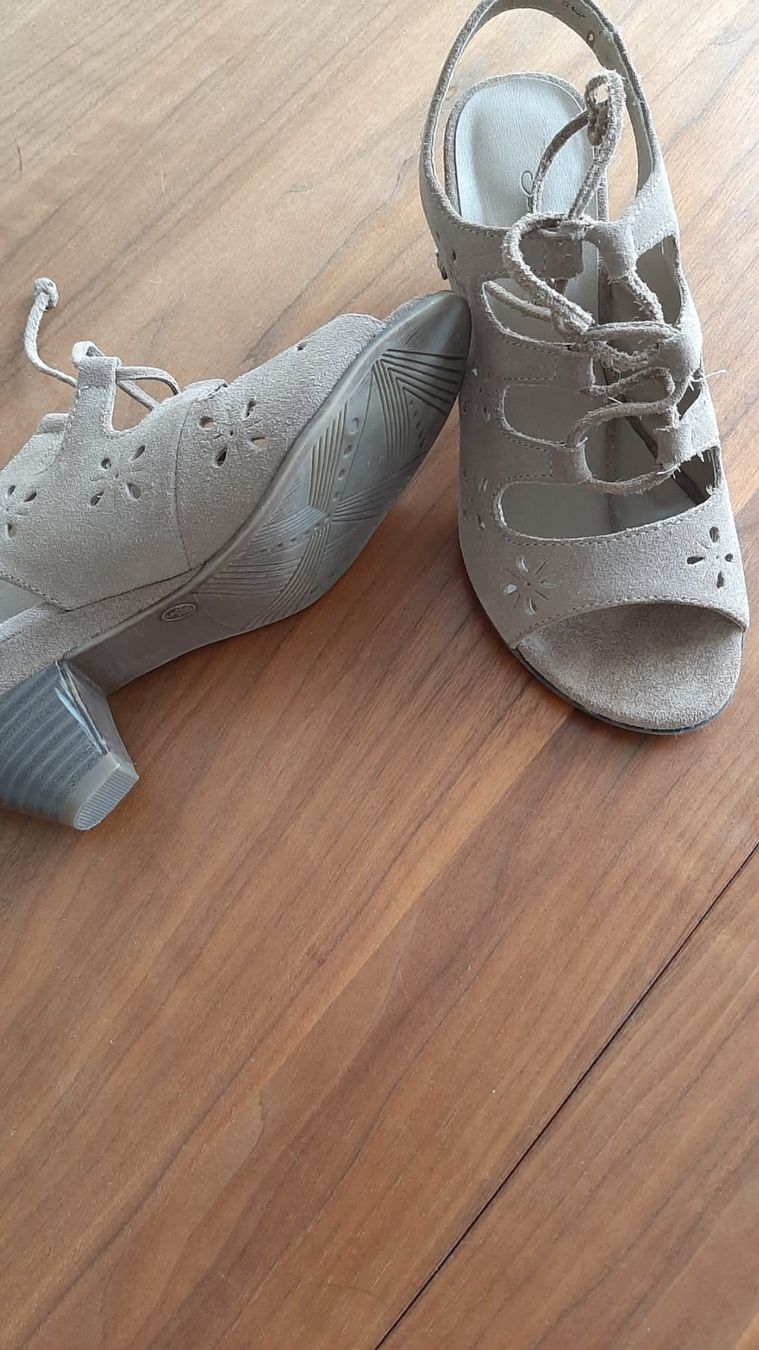 Scarpe da donna: Sommer-Halbschuhe – Usato da Obstalden venduto da Porco13