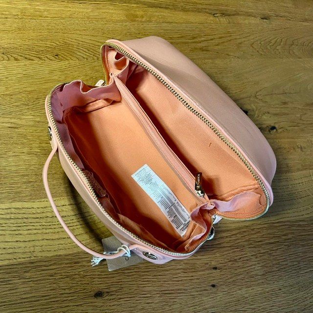 Kosmetikkoffer: Kleines Necessaire Farbe apricot – Neu und originalverpackt aus Ottikon von lo99 4