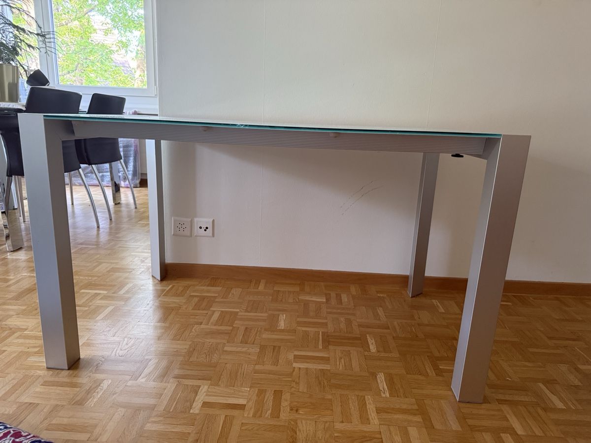 Tavoli: Glastisch mit Erweiterung und Aluminiumgestell – Usato da Zollikerberg venduto da n737_P5 3