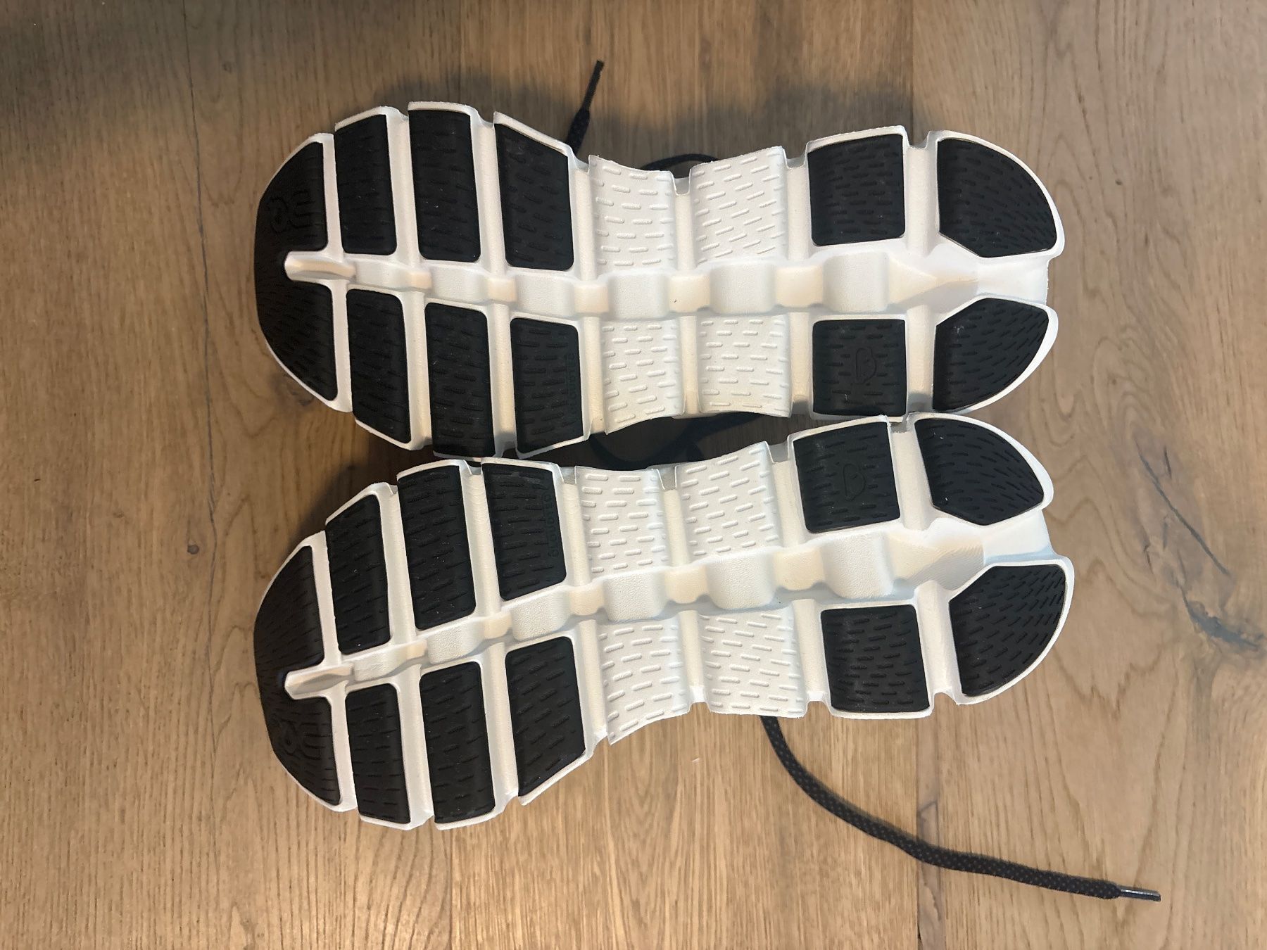 On Chaussures femmes: New ON shoes W41 - cloudx5 – D'occasion à Thalwil par alc_cf7g 2