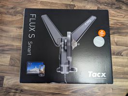 Tacx Flux S Smart Rollentrainer mit Bike