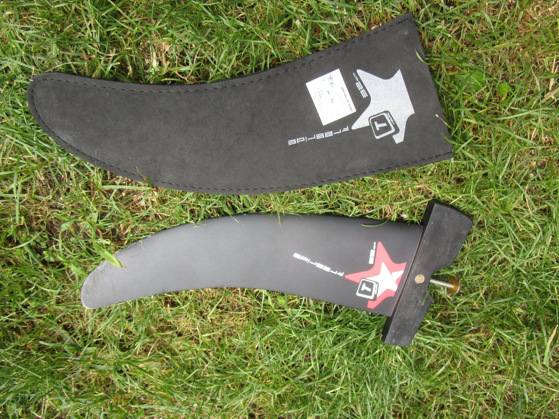 Surfboards & Schwimmbrette: Windsurf-Finne TABOU 32cm – Gebraucht aus Ottikon von Locomotive01 1