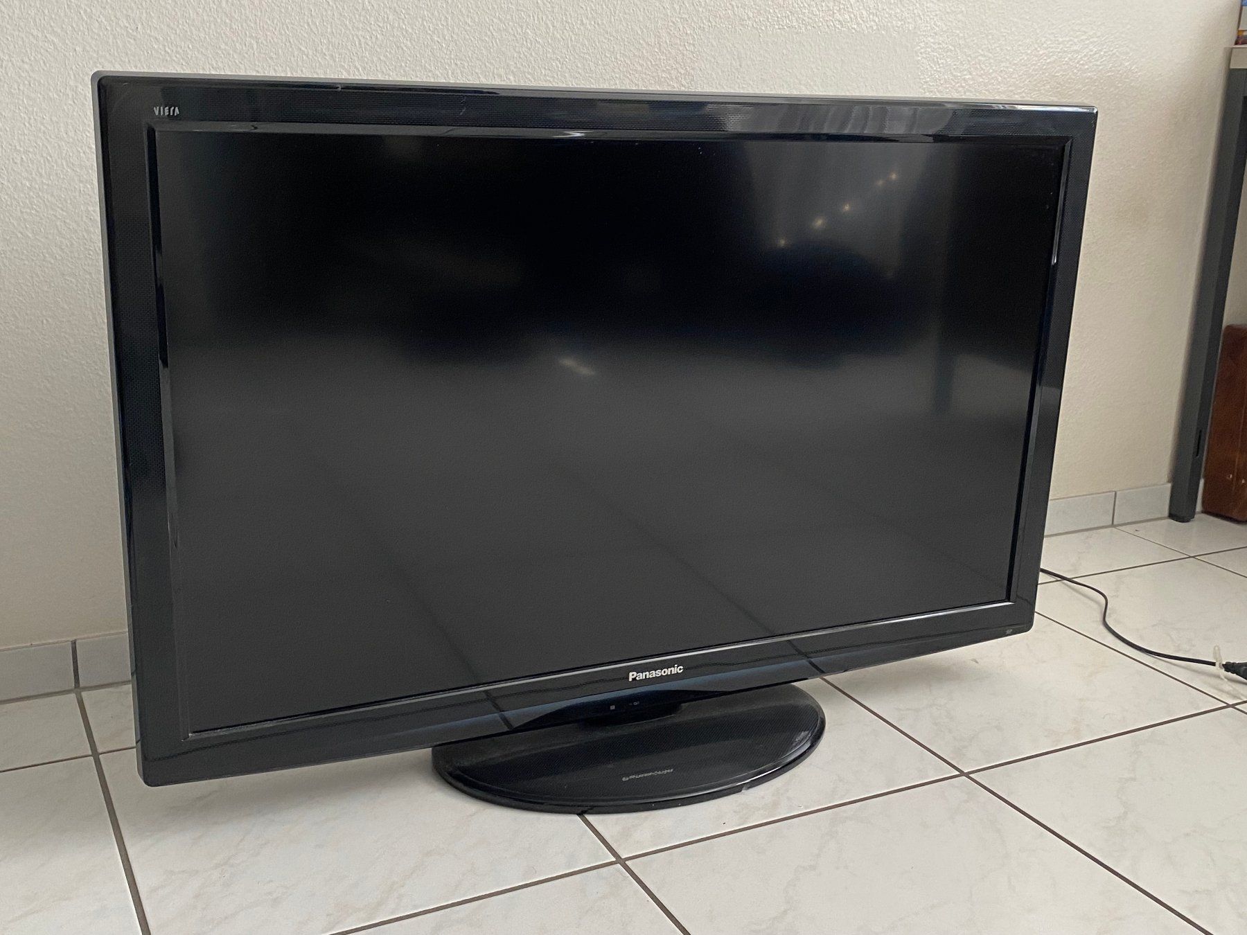 Panasonic Fernseher: Fernseher Panasonic TX-L42S20E 106cm – Gebraucht aus Hochdorf von Alfisto