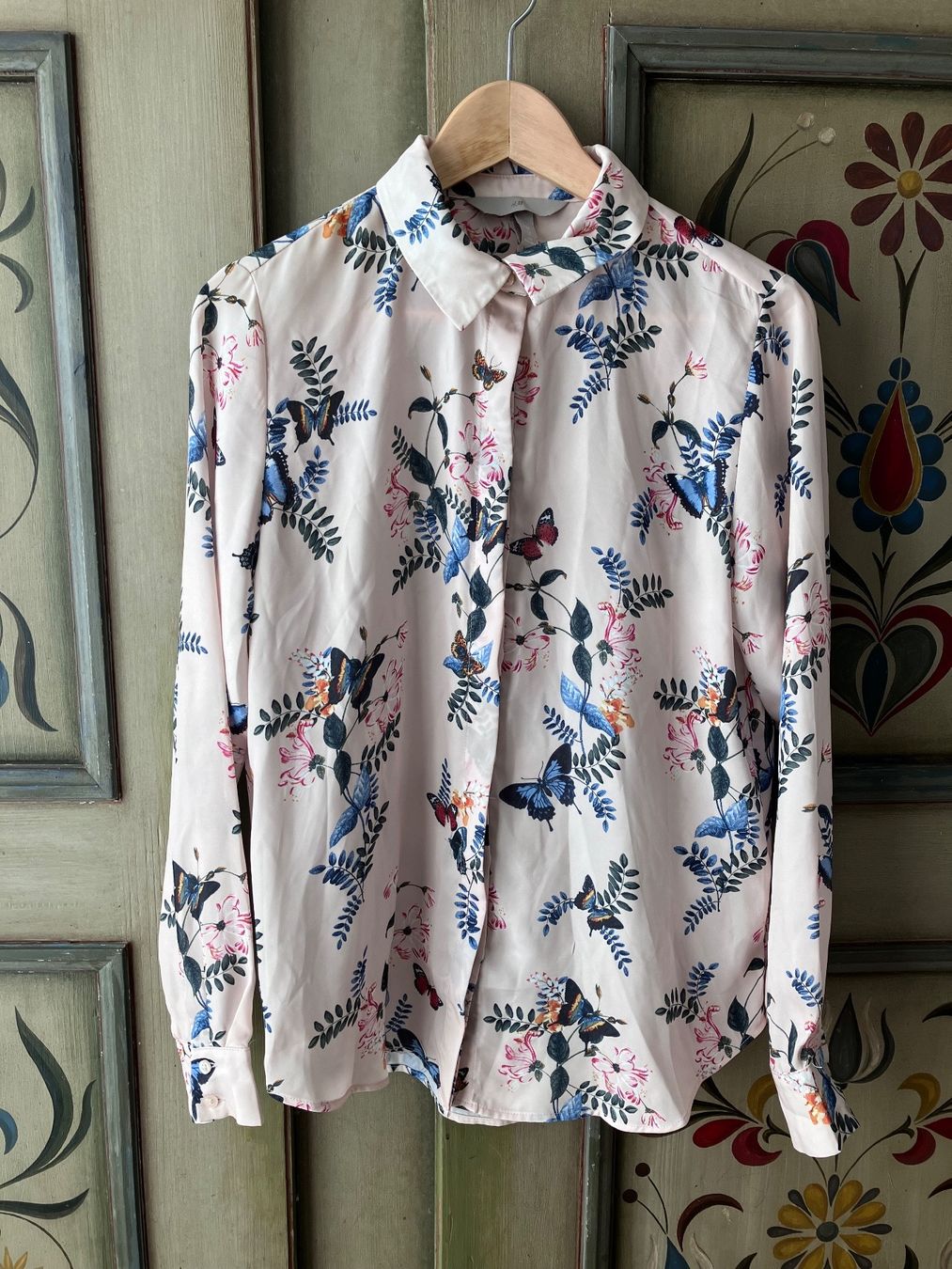H&M Camicette: Bluse mit Schmetterlingen – Usato da Neftenbach venduto da Moonlight18