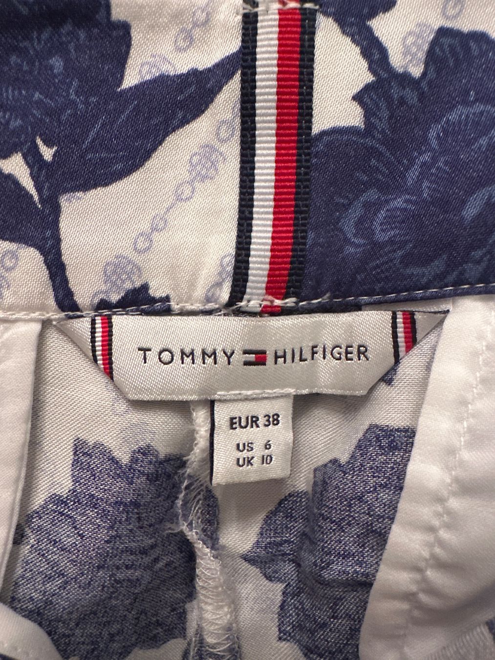 Tommy Hilfiger Pantaloni: Tommy Hilfiger Shorts, Gr. 38 – Usato da Bern venduto da Ibizaflow 2