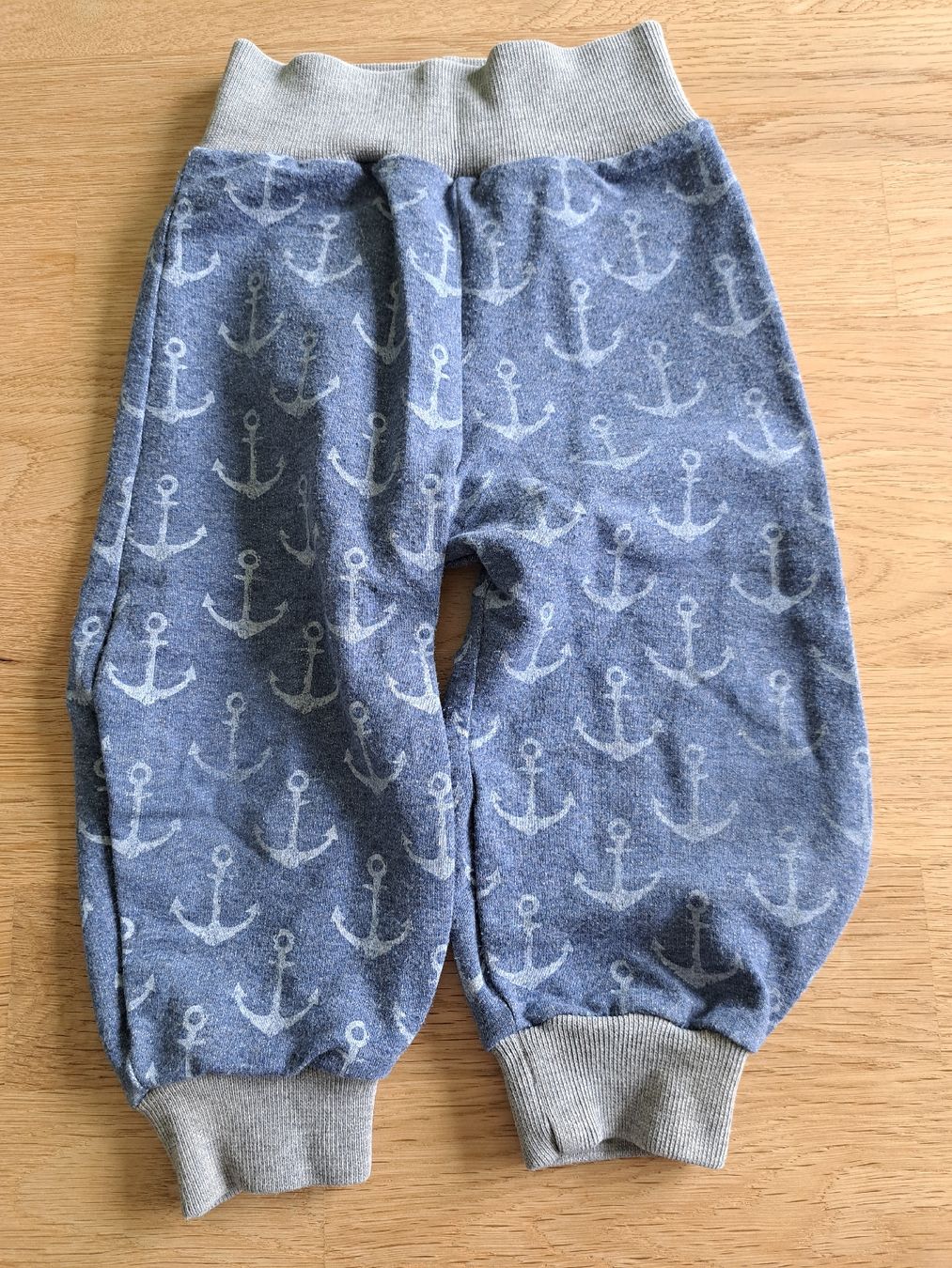 Pantaloni: 2er Set Jogginghosen, Grösse 68/74 - 6-9 Monate – Usato da Bergdietikon venduto da Staphylococcus 1