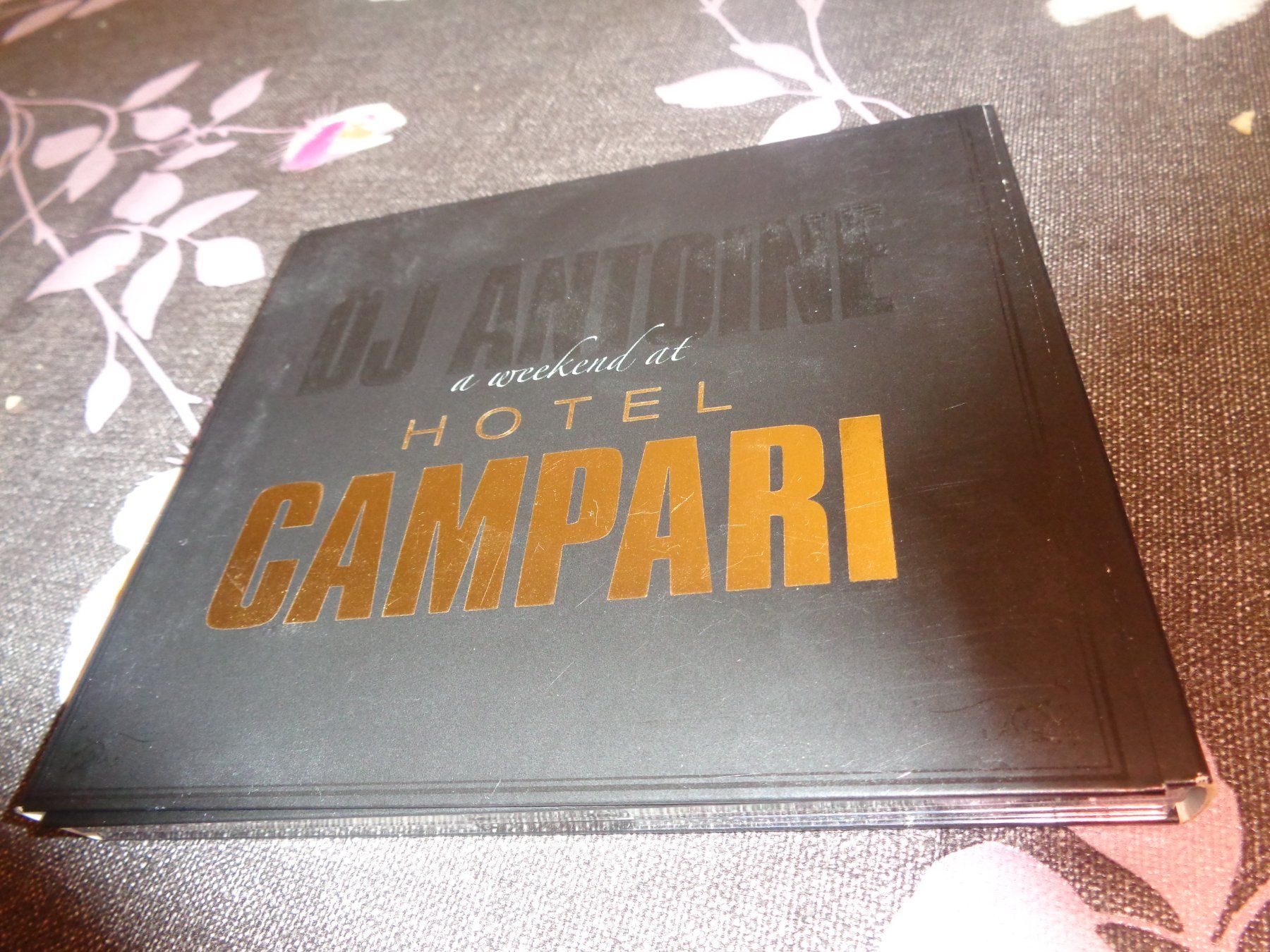 CD: DJ Antoine - A Weekend at Hotel Campari CD – Usato da Olten venduto da Disc-Ausverkauf