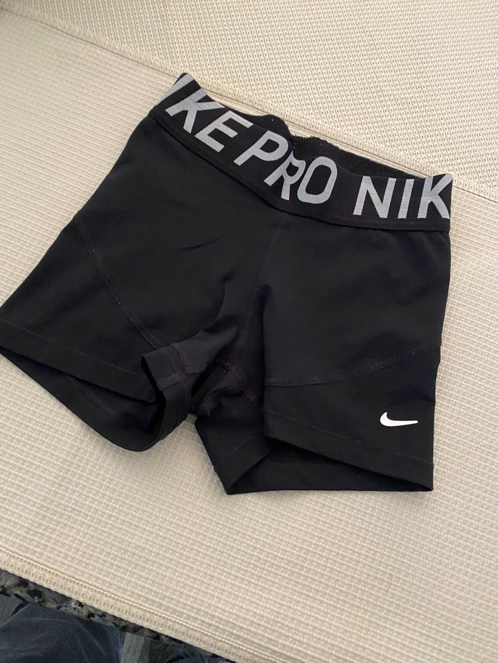 Nike Hosen: Nike Pro Short Grösse XS – Gebraucht aus Allenwinden von Obalu