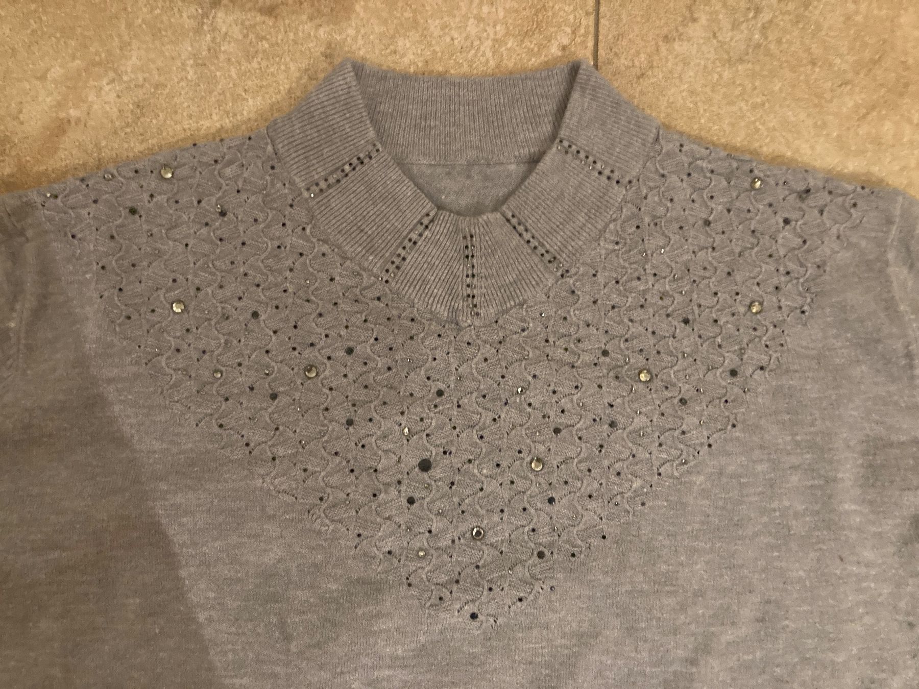 Maglioni & Felpe: Damenpullover mit Glitzersteinen, Merino-Wolle, Gr. ca. M – Usato da Gelterkinden venduto da froggy80 1