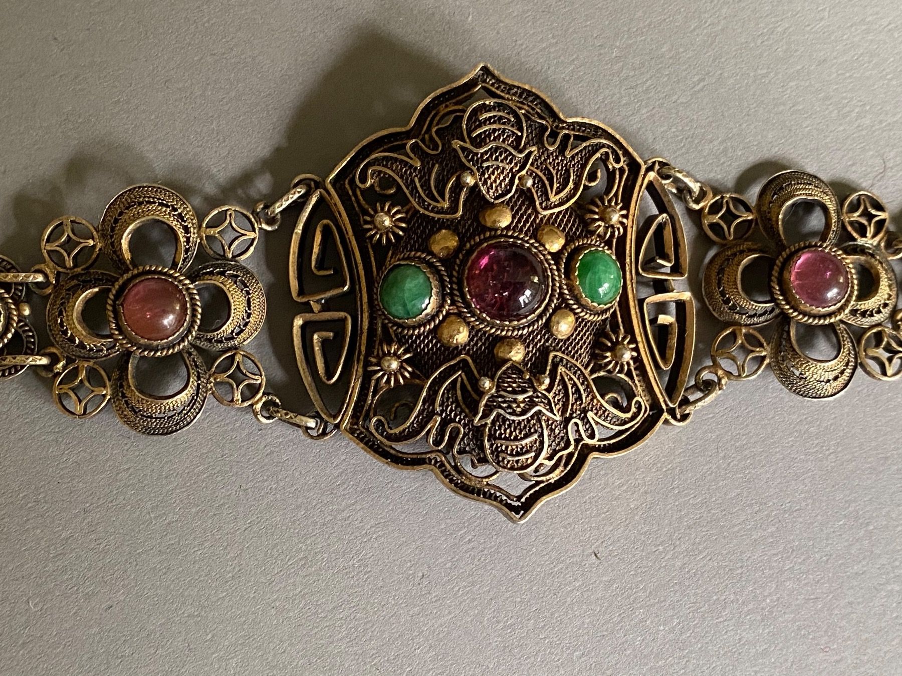 Armbänder & -reifen: CHINA / EDELSTEIN-ARMBAND – Gebraucht aus Basel von shorthills_2013