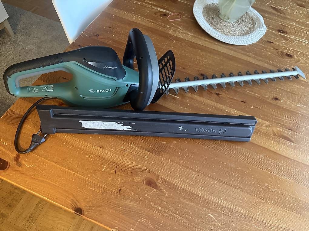 Tutte le macchine: Taille haie Bosch pro silence – Usato da lausanne venduto da fondzal 1