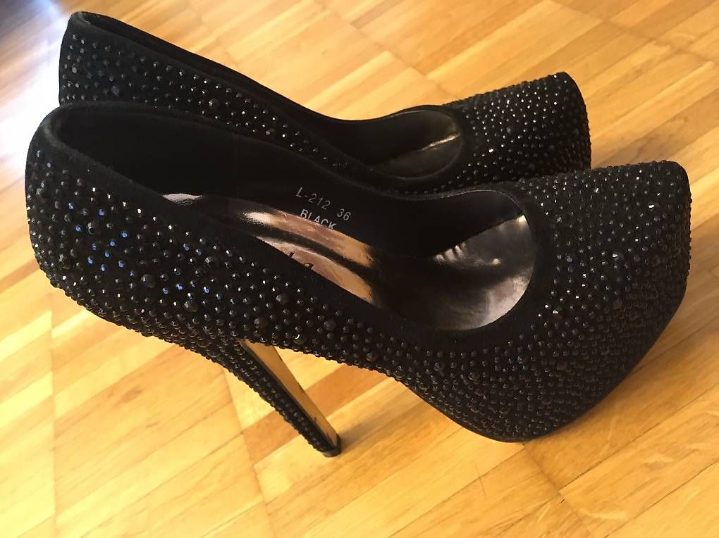 Chaussures femmes: Pumps/décolletées nere zeppa – D'occasion à Jona par sen_vd8v 1