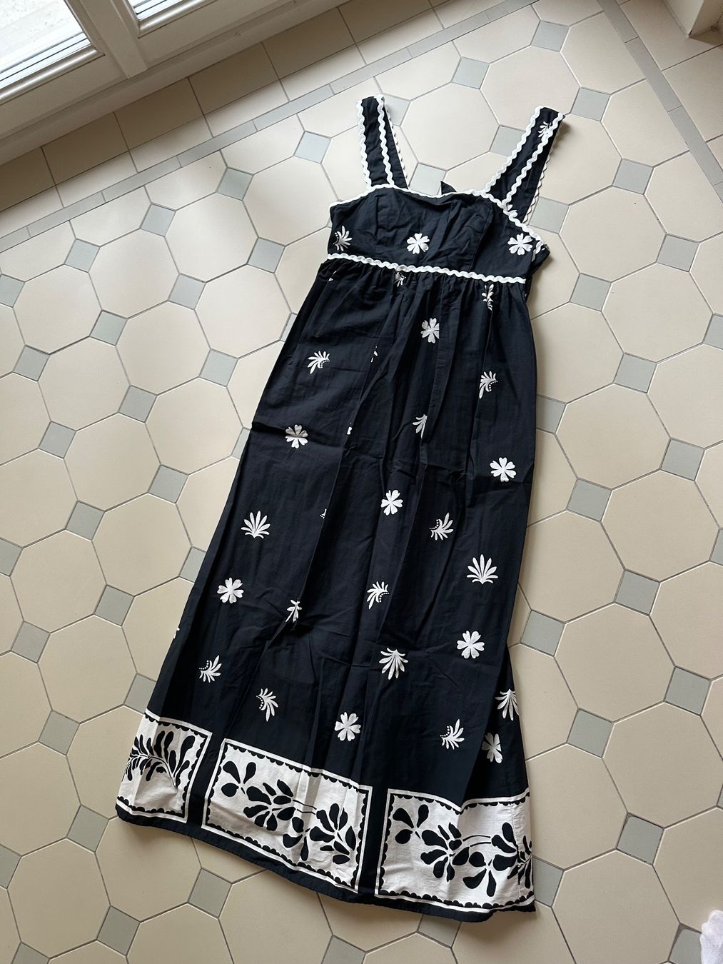Vestiti: Zara Kleid Schwarz – Usato da Zürich venduto da aow_8p7m