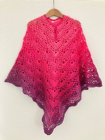 Neu gehäkelter Poncho für ca. 8-12 jähriges Mädchen