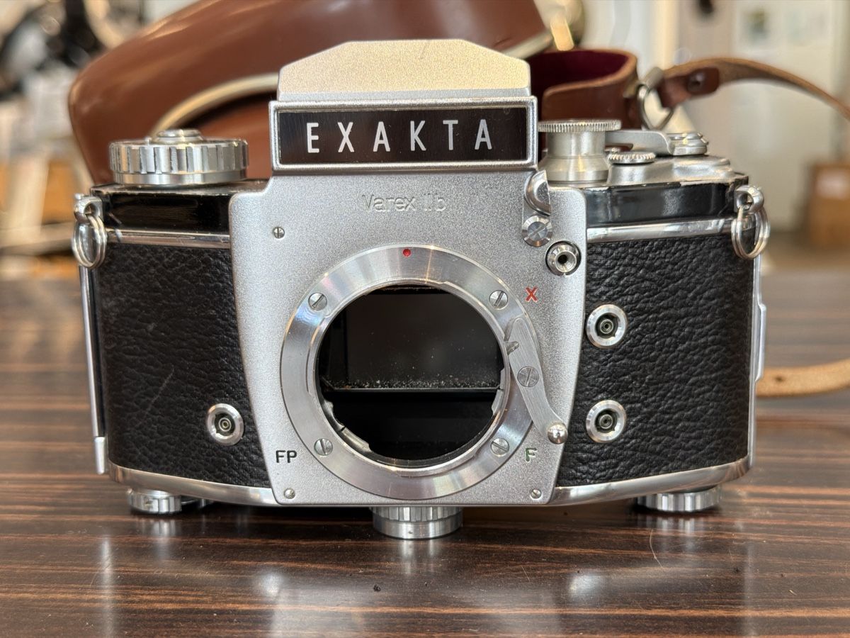 Exakta Appareil photo: Exakta Varex IIb – Défectueux à Zürich par KochphotoAG