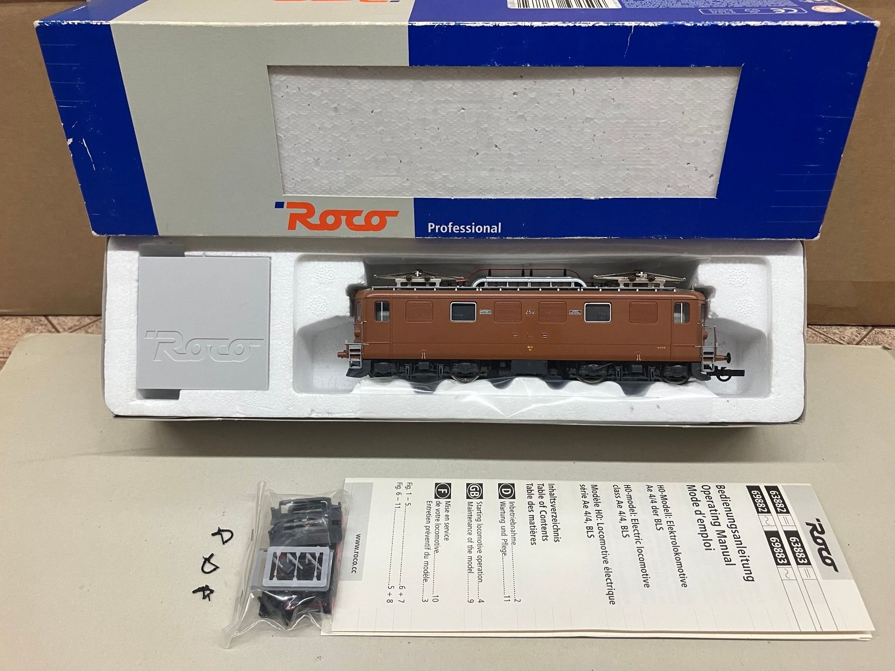 Roco Modellini di ferrovie: Roco 63883 BLS Ae 4/4 252 braun Ursprungsversion, H0 GS – Usato da Neuendorf venduto da sitek071 8