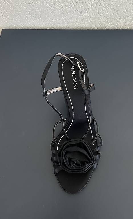 Scarpe da donna: Pumps, NEU, schwarz, Grösse 39 – Nuovo (secondo la descrizione) da Langenthal venduto da arz_fln6